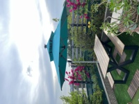 Table d'extérieur en bois plastique aluminium avec chaises ensembles de jardin table de pique-nique extérieure en acier enduit avec bancs