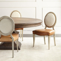 Table à manger ronde traditionnelle française sur piétement, base sculptée en bois massif, table de salle à manger rustique de luxe pour villa et hôtel