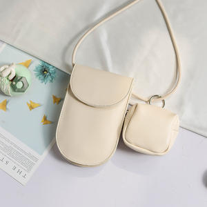 La <span class=keywords><strong>nouvelle</strong></span> <span class=keywords><strong>version</strong></span> coréenne du sac de téléphone portable à la mode porte-monnaie <span class=keywords><strong>deux</strong></span>-en-<span class=keywords><strong>un</strong></span> Ins japonais Mini petit sac diagonal - Product Image 3