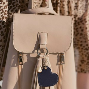 New in-stock heart-shaped <b>leather</b> <b>keychain</b>, bag pendant, Instagram-worthy style, suitable for home and car use. - Product Image 4