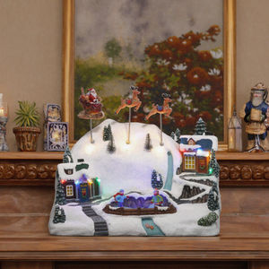 Snowfield Christmas Mountain Village Friends Blue River Reno Trineo Escultura <span class=keywords><strong>de</strong></span> resina en movimiento Adornos temáticos <span class=keywords><strong>de</strong></span> arte elegante - Product Image 1