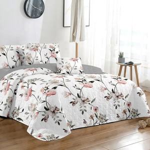 Precio barato de fábrica Diseño impreso de moda Juego de edredón suave ultrasónico Colcha de 3 piezas para uso doméstico - Product Image 1