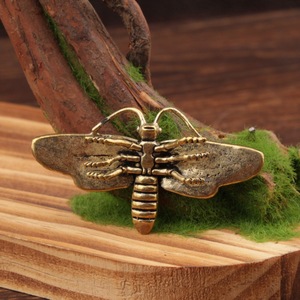 Figurine de malvaison vintage en laiton émergeant d'un cocon, décoration d'intérieur, figurine de thé, artisanat en bronze - Product Image 2