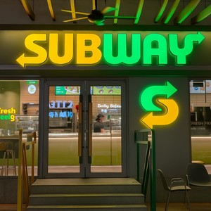 Letrero de negocios <span class=keywords><strong>Led</strong></span> personalizado de diseño gratuito Letras de canal de acero inoxidable de alta calidad Letrero frontal de tienda Letreros <span class=keywords><strong>Led</strong></span> para negocios - Product Image 2