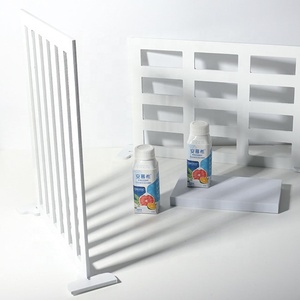 Fotografia geometrica oggetti di scena 41x29cm finestra ombra sfondo chiaro - Product Image 2