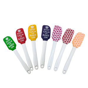 Spatule en silicone écologique à motif floral avec manche en PP, compatible lave-vaisselle, outil de pâtisserie et de cuisson - Product Image 1