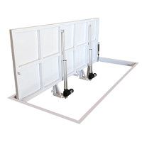 Porte escamotable dissimulée pour sous-sol, structure imperméable épaissie pour entrée d'escalier et de grenier