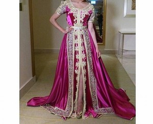Vestido Largo Glamuroso con Abertura Frontal |   Ropa de Noche con Pedrería y Adornos de Cuentas de Vidrio - Product Image 1