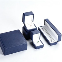 Boîte à bijoux de luxe en velours, série de boîtes d'emballage personnalisées, boîte à anneaux, pendentifs et boucles d'oreilles rectangulaire avec couvercle rabattable, boîte cadeau pour la vente au détail