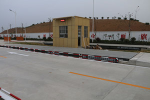 Factory Direct 3x24m 100 Tonnen digitale Gewichts waage Kunden spezifische Auto-Boden plattform Waage Langlebige LCD-Anzeige LKW-Waage - Product Image 5