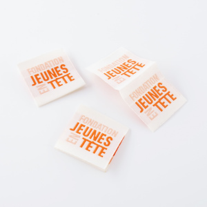 Étiquettes nominatives Vêtements Coudre des étiquettes <span class=keywords><strong>les</strong></span> vêtements et cousues dans l'ordre Tissu Propres étiquettes tissées personnalisées - Product Image 3