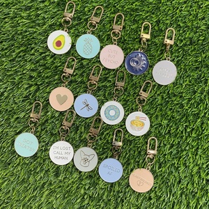 Chapado en oro logotipo personalizado Metal doble cara esmalte duro llaveros al por mayor mosquetón llavero para coches y <span class=keywords><strong>llaves</strong></span> - Product Image 3