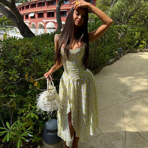 Abito midi a trapezio Manor Muse color crema con petali, cintura a corsetto e spalline, completo elegante - Product Image 5