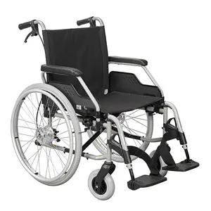 Standard-Bremse Rollstuhl verschließbare Armlehne zurückklappbar abnehmbare Seitenschutzgitter Sitzbreite 400 mm höhenverstellbar Farbe wahlweise