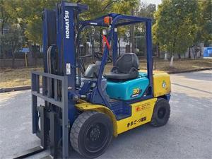 Chariot élévateur diesel Komatsu 3 tonnes 4.5m de hauteur de levage Excellente performance Chariot élévateur d'occasion de qualité garantie à vendre - Product Image 3