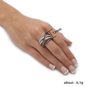 Anello a strati con zirconi, grado AAA, gioiello di lusso minimalista da donna, anello di tendenza, regalo chic - Product Image 3
