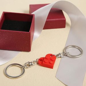 Porte-clés Cœur en Briques pour la Saint-Valentin, Lot de 2 Pièces, Blocs de Construction en Acrylique pour Couples, Breloques d'Amour DIY pour Petit Ami et Petite Amie - Product Image 4