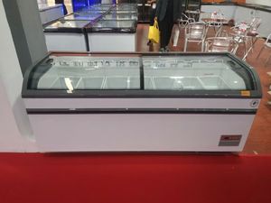 Le supermarché présente un <span class=keywords><strong>congélateur</strong></span> avec une porte vitrée <span class=keywords><strong>en</strong></span> forme d'arc. La crème glacée est placée <span class=keywords><strong>en</strong></span> dessus. Il est certifié CE - Product Image 6