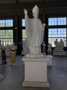 Statue personnalisée de Saint Jean-Paul <span class=keywords><strong>II</strong></span> pour l'église, sculptée à la main dans du marbre blanc par des artisans catholiques - Product Image 4