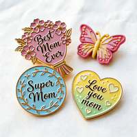 Pins en émail personnalisés pour la fête des mères, badges en métal pour revers, pins floraux en forme de cœur pour maman, cadeaux personnalisés pour femmes et mères
