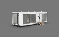 2024 Espagne Maison préfabriquée Shein 20 pieds 40 pieds Conteneur Cabine à deux étages Module de salle de bain Camp Maison avec escalier Cabine Apple