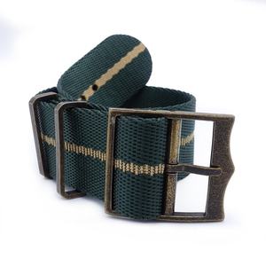 Correa de reloj de pulsera de tela de rayas grabada de lujo con hebilla de bronce personalizada correa de reloj de nailon de 20mm y 22mm - Product Image 1