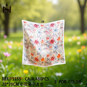 Foulard Quadrato con Piccoli Fiori 70x70Cm, Sciarpa per Donne, Accessorio di Moda - Product Image 2