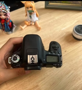 กล้องดิจิตอล SLR ขนาดกลางมือสอง รุ่น 77D บอดี้กล้อง APS-C ความละเอียด 24MP เหมาะสำหรับผู้เริ่มต้น - Product Image 5