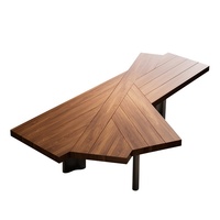 Bureau de direction en bois massif de style médiéval, conçu par des designers, table de négociation pour le bureau du président, table et chaise pour réception d'invités