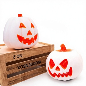 Lanterne Citrouille Lumineuse à Induction Sonore en PVC Coloré pour Halloween, Idéale pour Fêtes, Bars, Centres Commerciaux et Décoration Intérieure - Product Image 1