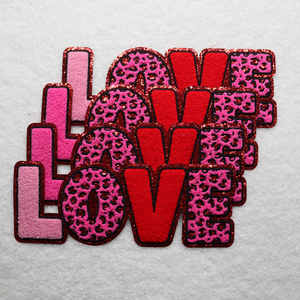 Moda amor personalizado al por mayor Chenille brillo San Valentín monedero hierro en parches bordado parche Heatpress - Product Image 1