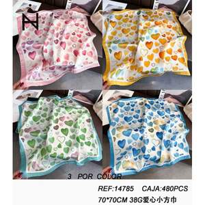 Pañuelo Cuadrado con Forma de Corazón 70x70cm 38g Accesorio de Moda Ligero para Mujeres y Niñas - Product Image 3