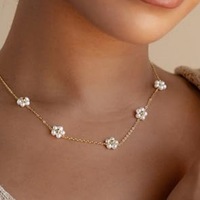Collier tendance en acier inoxydable plaqué or avec perles florales multicolores pour femme - Bijoux de mode - Fournisseur en gros