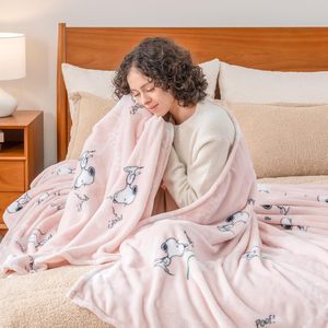 Couverture en peluche Snoopy, motif imprimé, légère, en velours, de la marque Berkshire Blanket, couleur <span class=keywords><strong>rose</strong></span> printemps, taille double 60x90 - Product Image 5