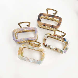 Pinza de pelo de aleación Simple mediana de acetato de 6,5 cm Clip de tiburón de ácido acético rectangular francés Clip de garra cuadrada de Metal hueco extravagante - Product Image 1