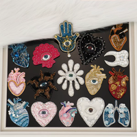 Appliques brodées en forme de cœur avec strass 3D et perles « Evil Eyes » à coudre pour décorations de Noël et robes de soirée