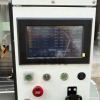 Centre d'usinage vertical miniature CNC de haute précision VMC215 à 3 axes pour le traitement des métaux