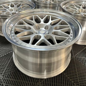 Juego de 2 Ruedas de Aleación Forjada Clásicas <span class=keywords><strong>300</strong></span> con Acabado Pulido Personalizado 5x112 5x114.3 5x120 para <span class=keywords><strong>BMW</strong></span> Mercedes Tesla Mustang - Product Image 2