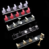 Support de pointe d'ongle Nail Art Manucure Store Chess Shape Training Finger Practice Display Nail Stand