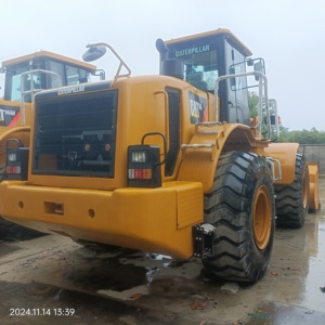 Chargeuse sur pneus d'occasion Cat 966C, faible nombre d'heures, d'origine japonaise, modèle classique robuste, efficace pour les carrières et la construction. - Product Image 5