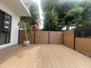 Installation facile Panneau de clôture en acier Texture de grain de bois Métal galvanisé Modélisation 3D Clôture Portes en treillis - Product Image 2