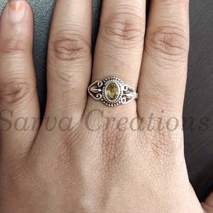 แหวนพลอยซิทรินทรงรี ดีไซน์ไม่สมมาตร เงินแท้ 925 เครื่องประดับชั้นดี แหวนสั่งทำ ผู้ผลิตเครื่องประดับ - Product Image 1