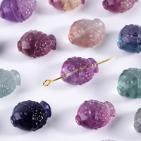 Vente en gros de pierres précieuses en vrac cristal fluorite bracelet à breloques design breloques sculpture poisson pour bracelet fabrication de bijoux DIY