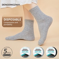 Chaussettes à lancer quotidien jetables en polyester bon marché Chaussettes mi-mollet de compression portable pour voyage d'affaires Hommes Femmes Sports de loisirs