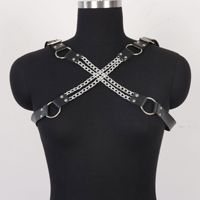 Harnais de poitrine pour homme, sangle avec chaîne métallique croisée, en cuir PU réglable, style punk, bondage, gay, noir, résistant à l'eau, cosplay
