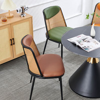 Chaise de salle à manger en acier de style nordique, luxe léger, vintage, minimaliste, moderne, avec dossier en fer et assise en cuir, sans accoudoirs, pour la maison, le restaurant, l'hôtel