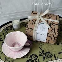 Tasse à café et soucoupe peintes à la main avec motif floral, design haut de gamme, unique et exquis