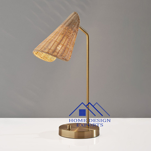 Lámpara de mesa dorada de Metal para decoraciones de escritorio de oficina, lámpara de mesa elegante para sala de estudio de hierro y Metal de alta calidad para la última decoración 2024 - Product Image 1