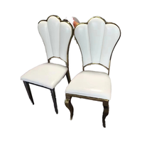 Chaise de luxe dorée en gros avec table en acier inoxydable empilable pour banquets, mariages, événements hôteliers