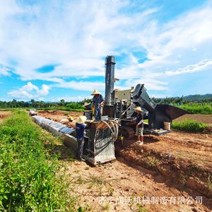 Machine à coffrage mobile en béton Runwo 380V haute efficacité pour les bordures de routes et les canaux de drainage - Product Image 3